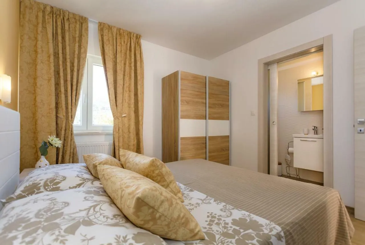 Villa Ivetta Veprinac 0*,  Croatia
